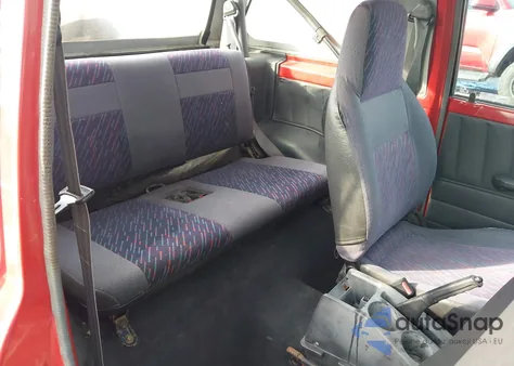 1990 Geo Tracker from USA, damaged, VIN 2CNBJ18U3L6215740